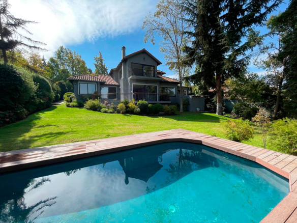 Preciosa Casa en Venta Las Condes