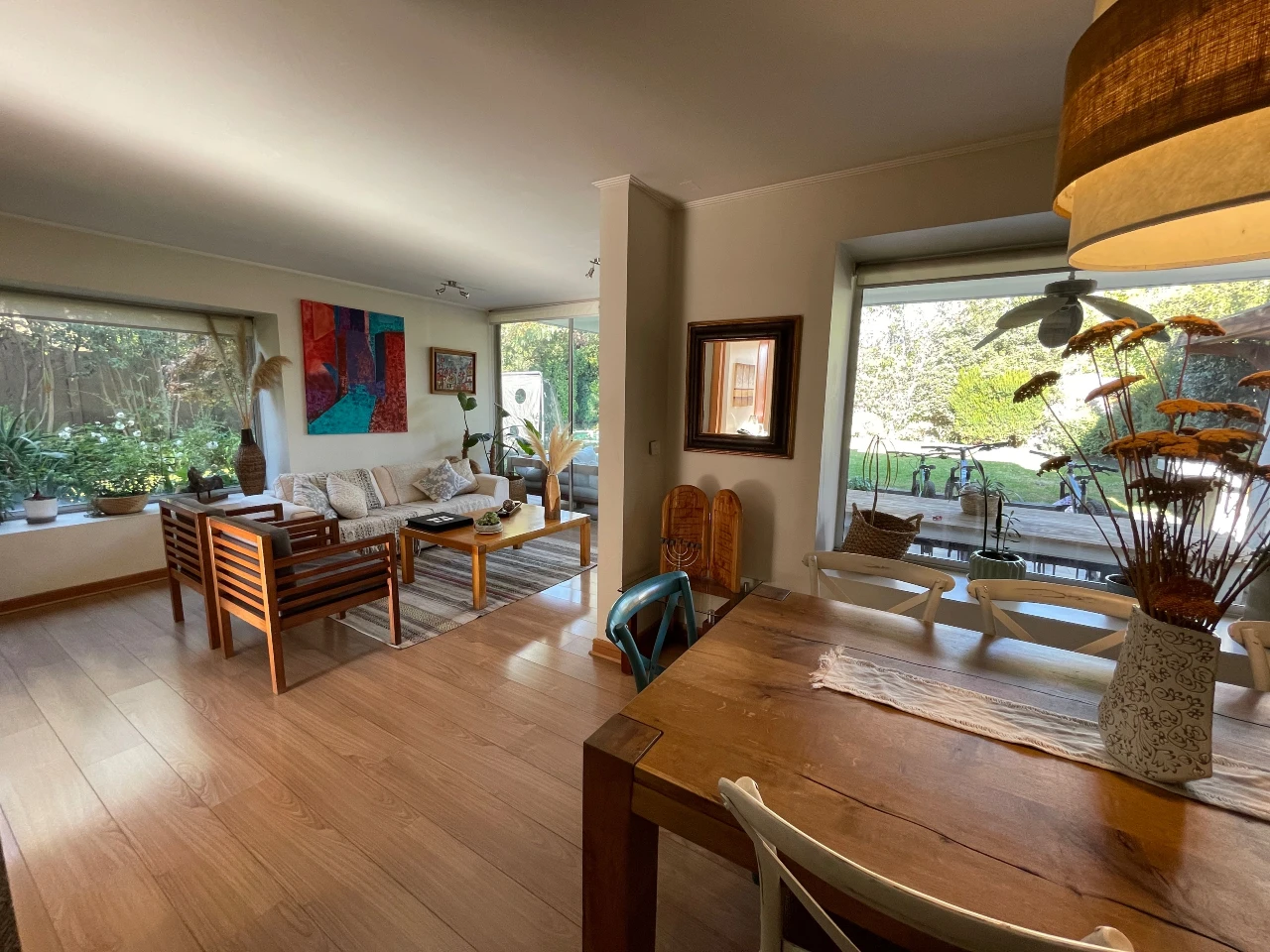 Casa Amplia con Jardín y Piscina
