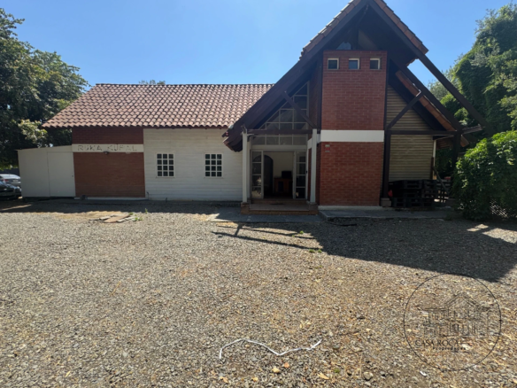 Propiedad Comercial + Casa, Locales y Bodega