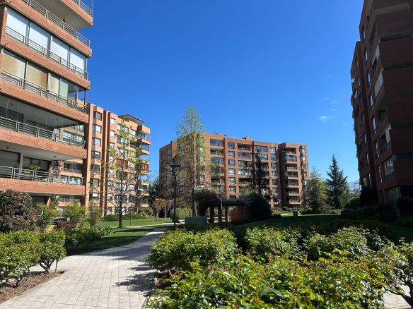 Departamento en Arriendo a Pasos de Portal La Dehesa Lo Barnechea