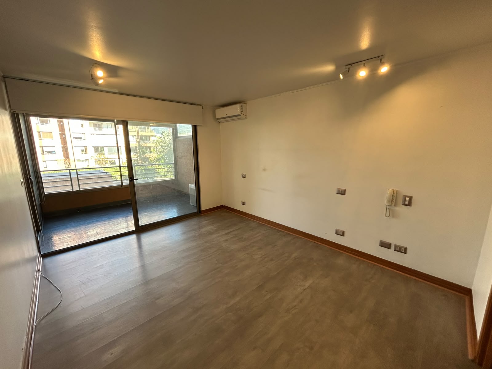 WhatsApp Image 2026-09-24 at 4.24.18 PM (1) Departamento en Arriendo a Pasos de Portal La Dehesa Lo Barnechea