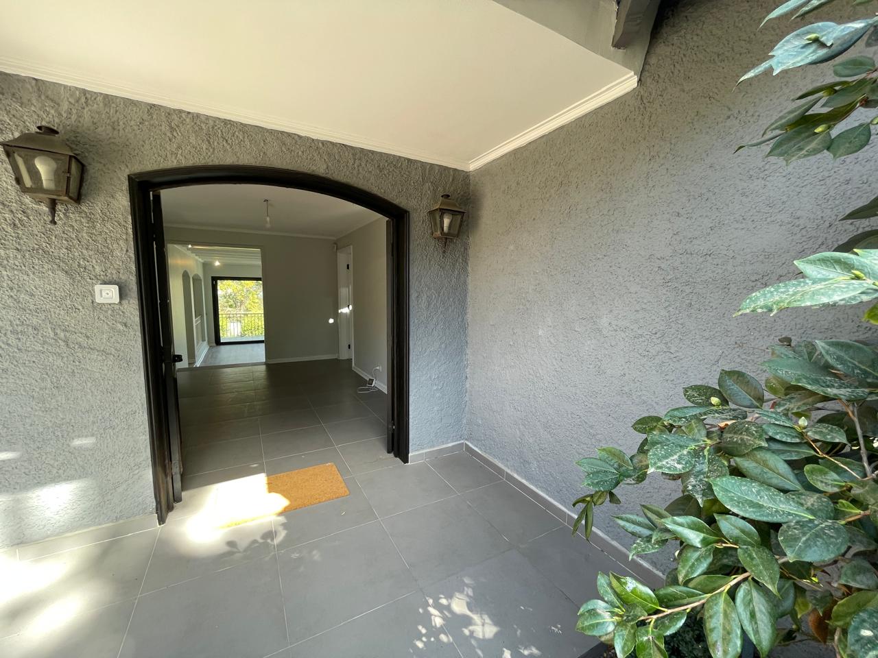 Preciosa Casa en Venta Las Condes