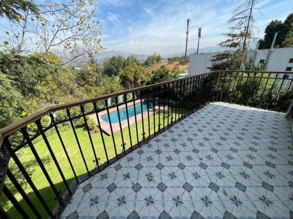 Preciosa Casa en Venta Las Condes