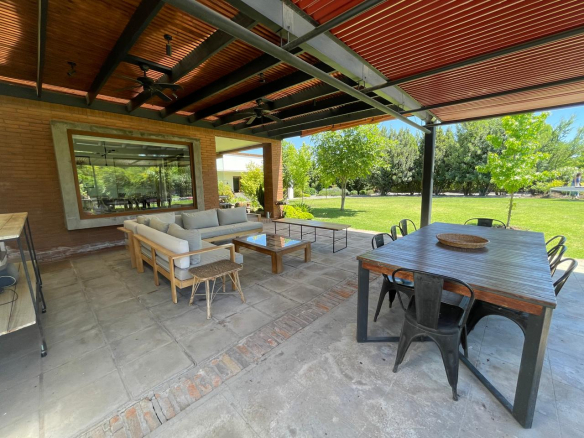Se Arrienda Linda Casa Condominio Algarrobal – Chicureo.