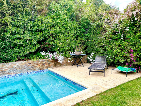 Preciosa Casa a la Venta Colegio Alemán Chicureo