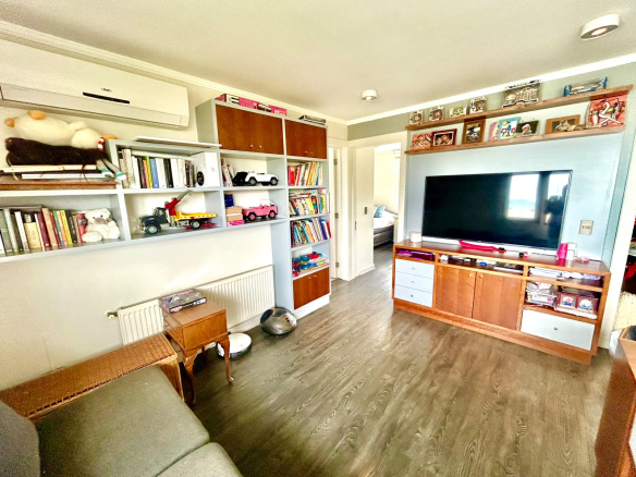 Preciosa Casa a la Venta Colegio Alemán Chicureo