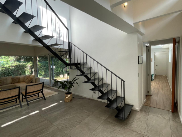 Casa de Arquitecto en Venta en la Dehesa Clínica Alemana.
