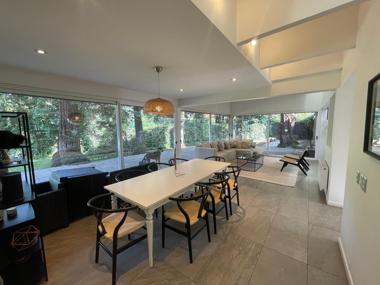 Casa de Arquitecto en Venta en la Dehesa Clínica Alemana.
