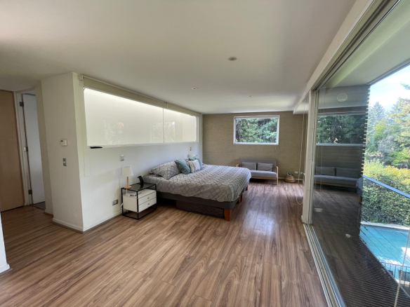 Casa de Arquitecto en Venta en la Dehesa Clínica Alemana.
